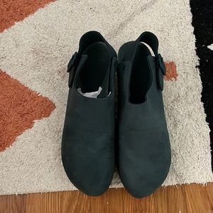 Bryr Daphne’s Blok heal sling back. No longer made green base sz 38